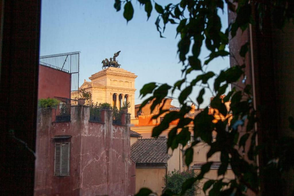 Peaceful Apartment In Piazza Venezia'S Alleys Roma Eksteriør bilde