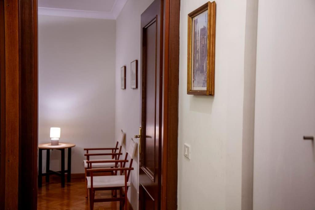 Peaceful Apartment In Piazza Venezia'S Alleys Roma Eksteriør bilde